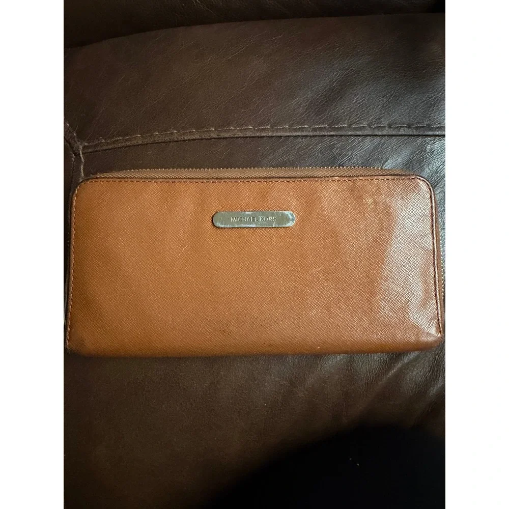 Michael Kors Jet Set Continental Wallet Luggage Brown Saffiano Leather
